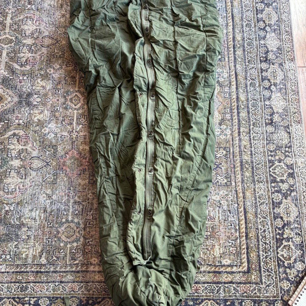 US Military Extreme Cold Weather Sleeping Bag Olive Drab Green Vintage Mummy Bag - Picture 4 of 16